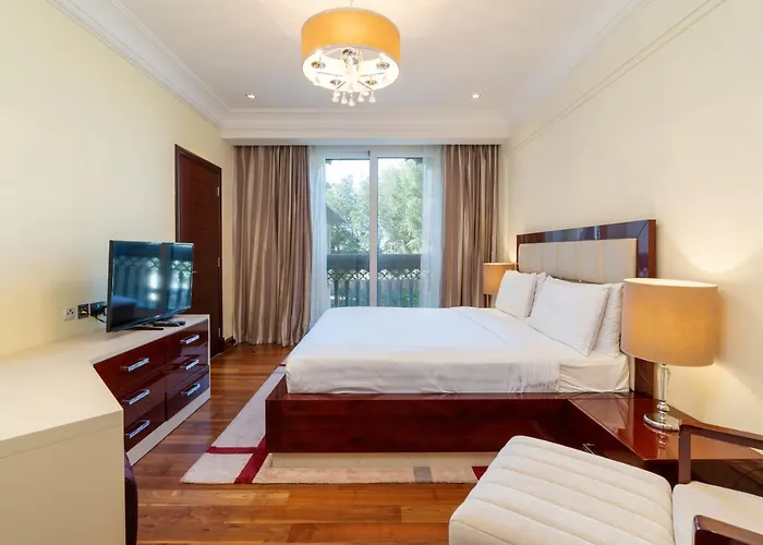 Royal Club By Rvhr, Grandeur Residence Crescent Palm Jumeirah