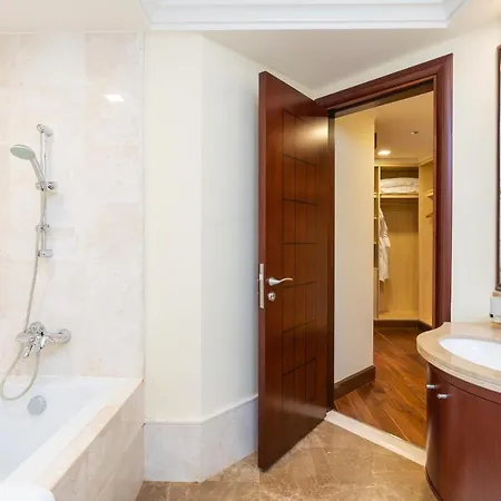 Royal Club By Rvhr, Grandeur Residence Crescent Palm Jumeirah Dubai Esterno foto