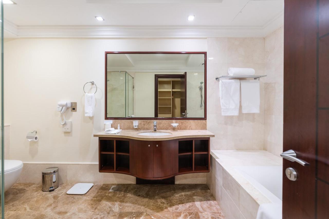 Royal Club By Rvhr, Grandeur Crescent Palm Jumeirah * دبي