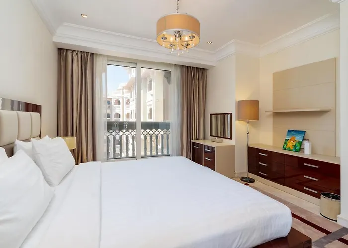 Royal Club By Rvhr, Grandeur Residence Crescent Palm Jumeirah